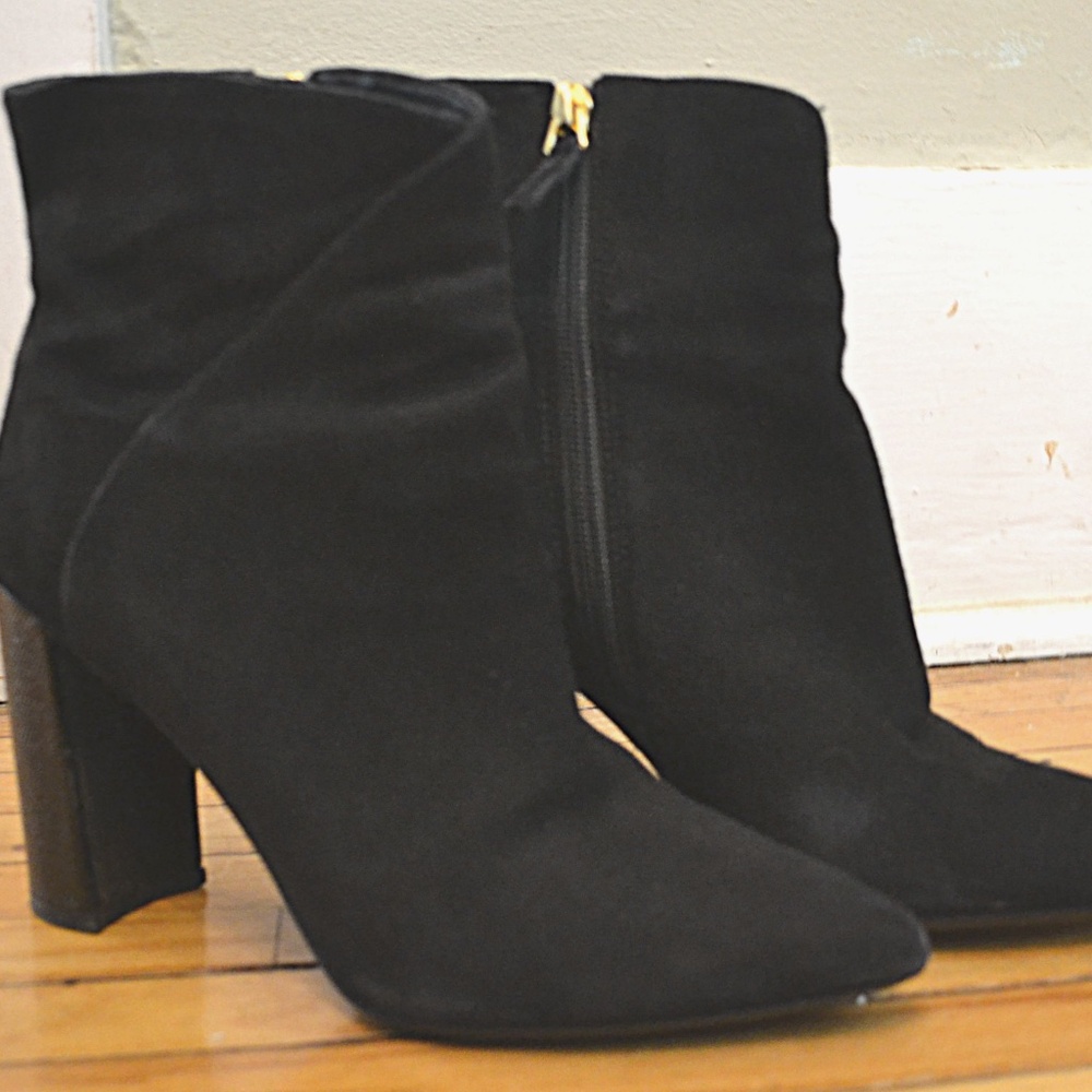 Women's black suede boots,  Nine West boots, Size 6 and half boots
